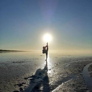 Meet your Posher, Elise